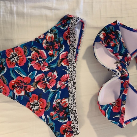 Brand new, Never Worn Bikini! - Picture 3 of 3